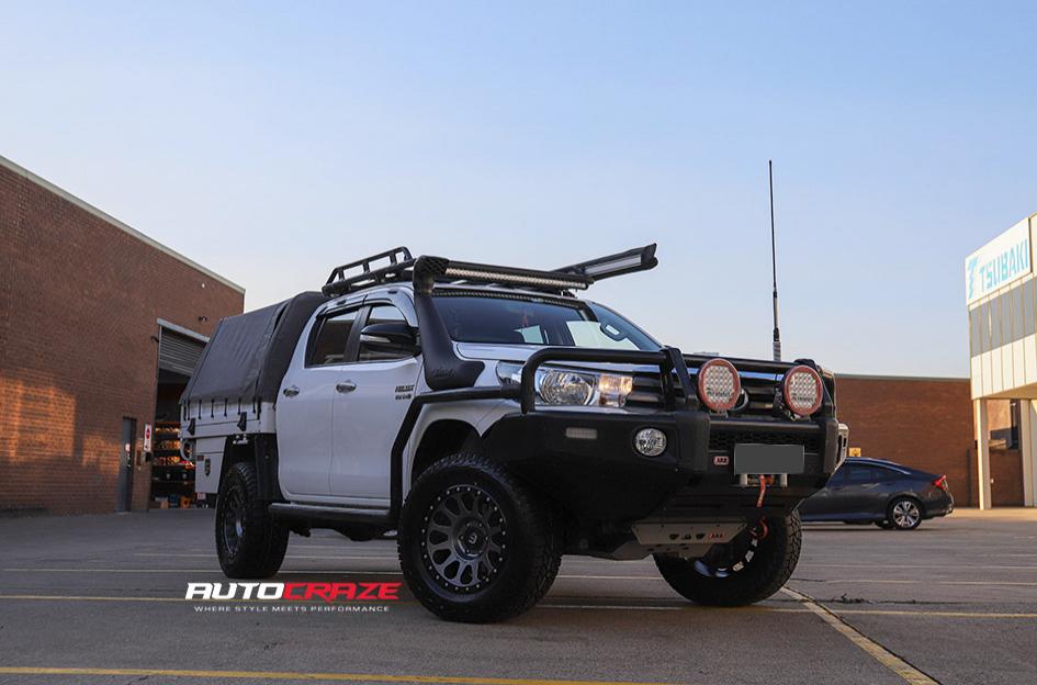 TOYOTA HILUX N80 4WD VECTOR MATTE GUN METAL